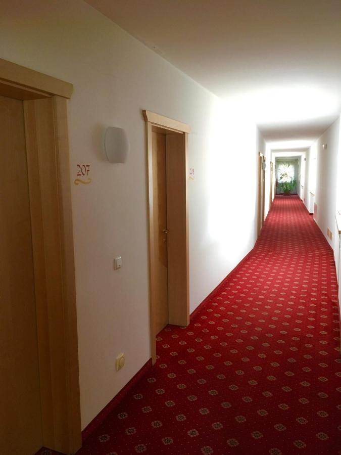 Ora / Auer Hotel Turmwirt מראה חיצוני תמונה